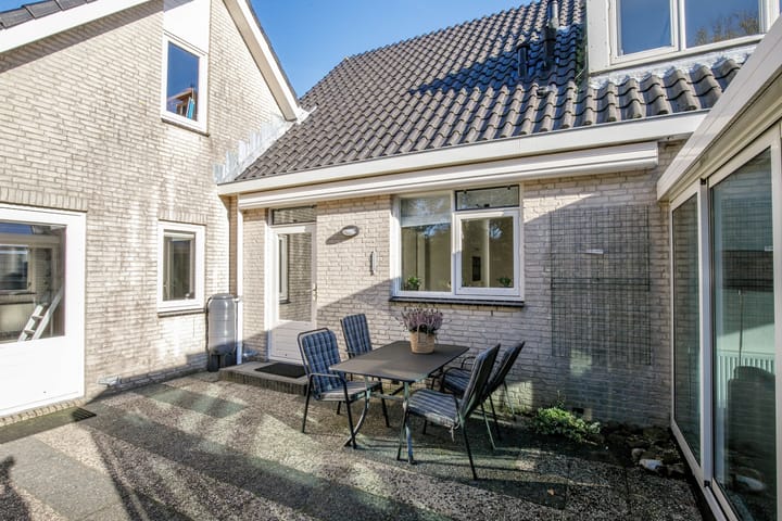 Photo 49 of Wilhelminastraat 77