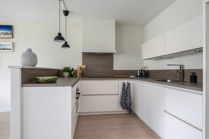 Photo 4 of Dokter Van Haeringenplantsoen 6-02