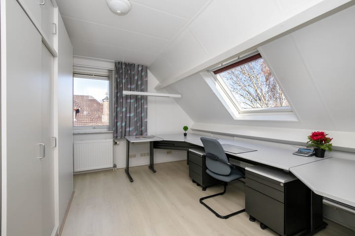 Photo 37 of Wilhelminastraat 77