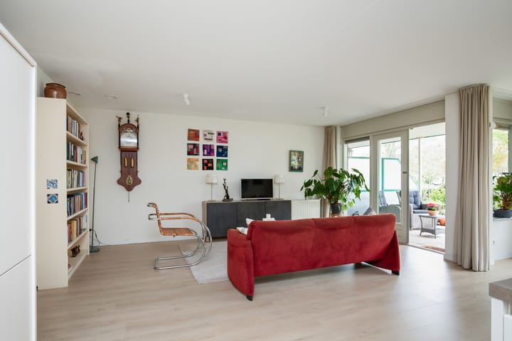 Photo 12 of Dokter Van Haeringenplantsoen 6-02