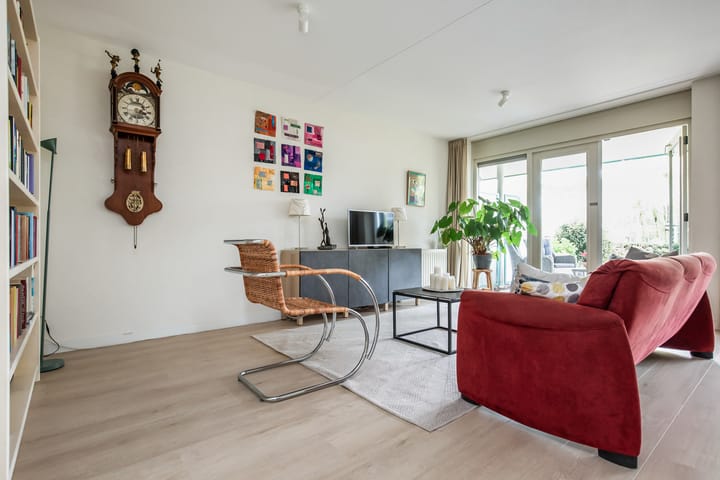 Photo 13 of Dokter Van Haeringenplantsoen 6-02