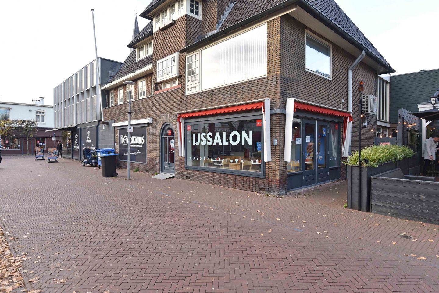 View photo 1 of Markt 17