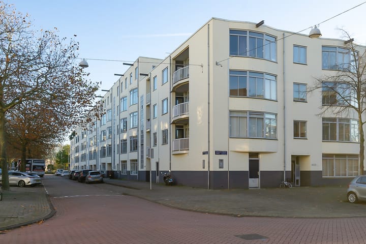 Photo 4 of Charlotte Brontéstraat 194