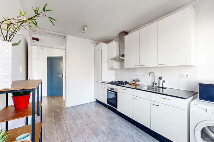 Photo 14 of Charlotte Brontéstraat 194