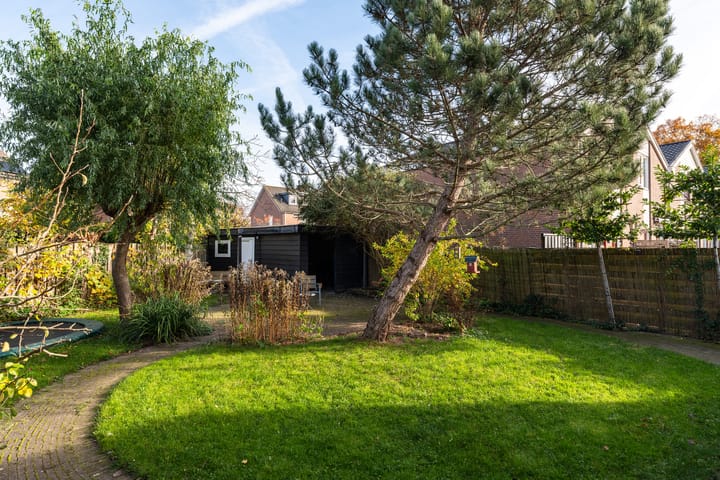 Photo 27 of Pinksterbloem 57