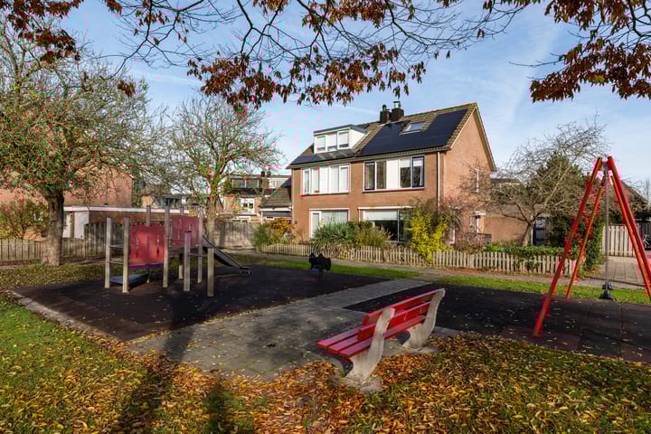 Photo 31 of Pinksterbloem 57