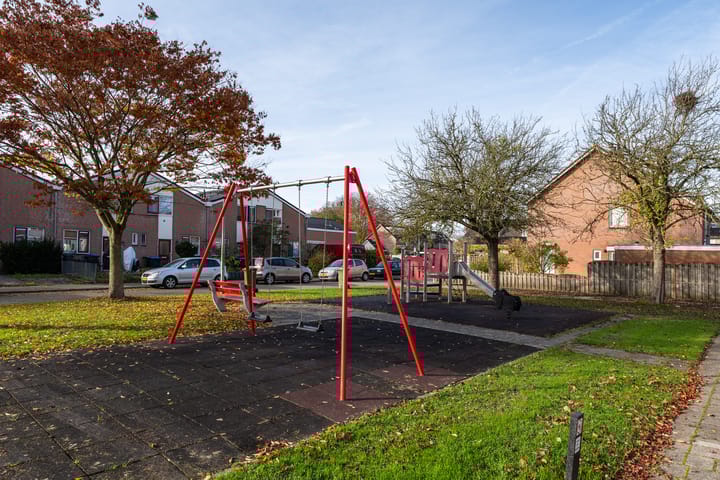 Photo 32 of Pinksterbloem 57