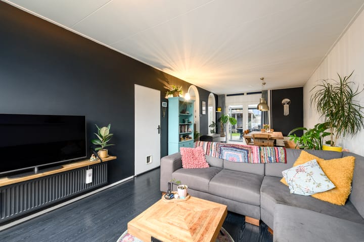 Foto 5 van Van Goghstraat 9