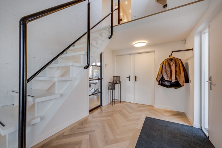 Photo 10 of Burgemeester Bakhuizenlaan 26