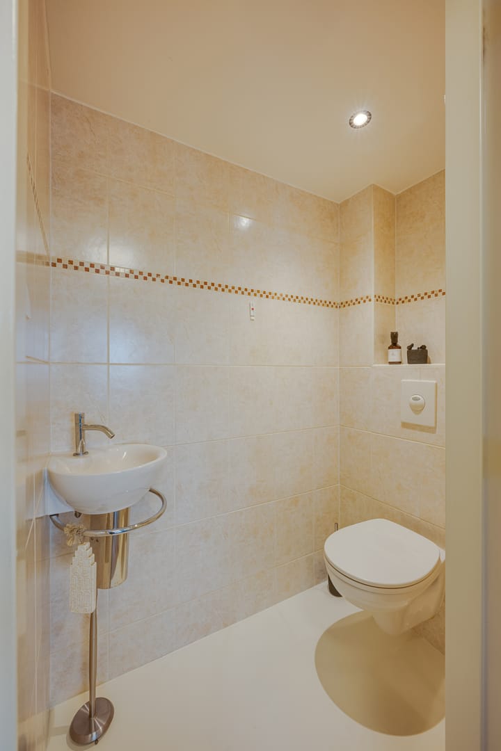 Photo 24 of Burgemeester Bakhuizenlaan 26