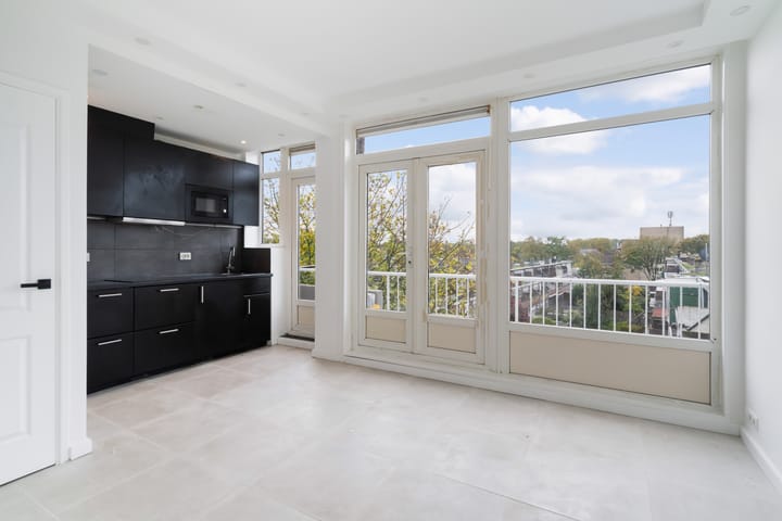 Photo 2 of Frans Bekkerstraat 100-D