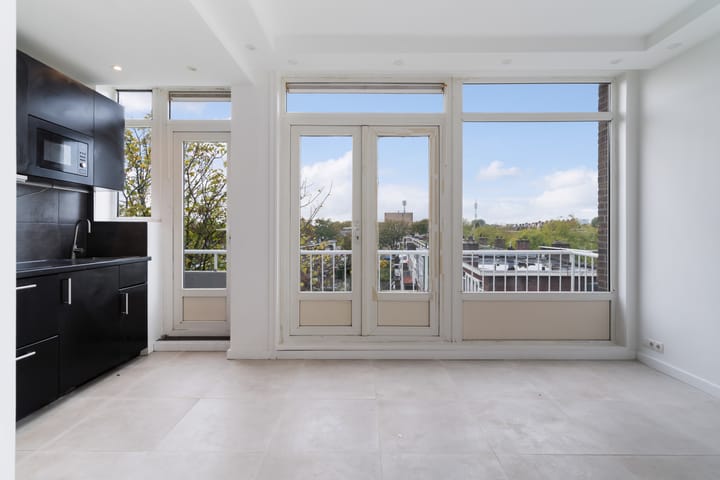 Photo 9 of Frans Bekkerstraat 100-D