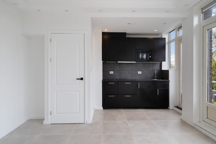 Photo 11 of Frans Bekkerstraat 100-D