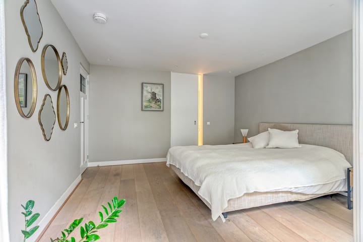 Foto 19 van Van Eeghenstraat 12-H