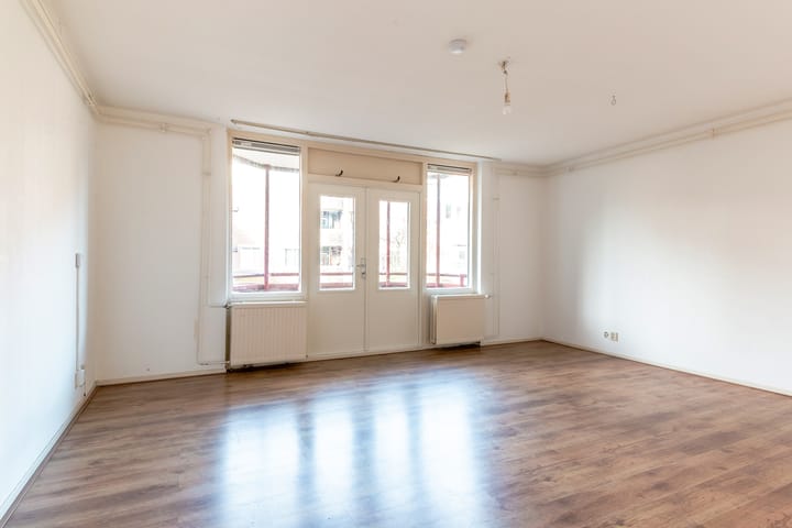 Photo 2 of Vleutenstraat 37