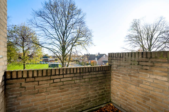 Photo 12 of Beatrixstraat 52