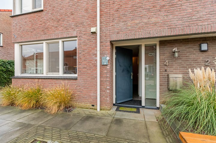 Photo 4 of Klaproosstraat 4