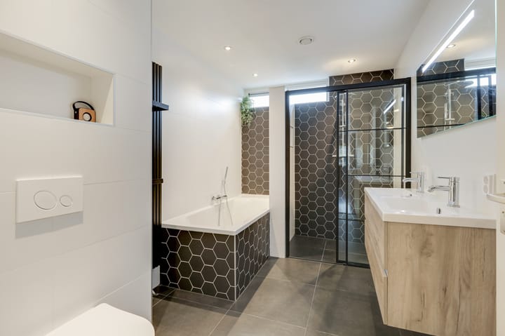 Photo 18 of Klaproosstraat 4