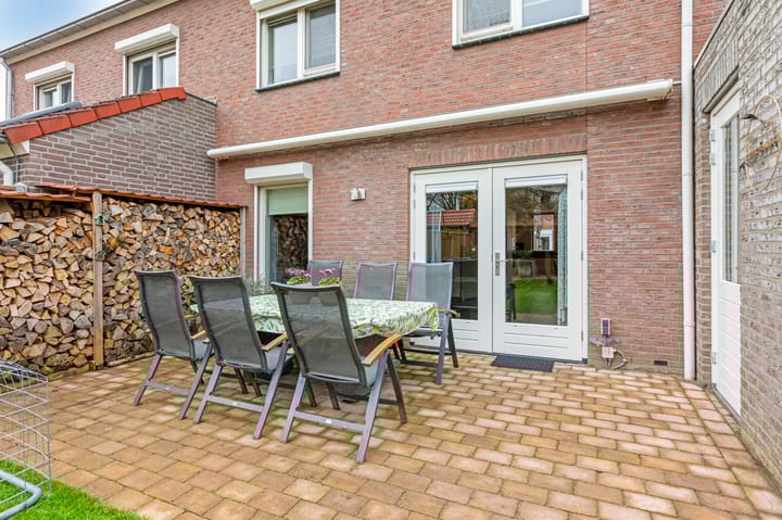 Photo 33 of Klaproosstraat 4