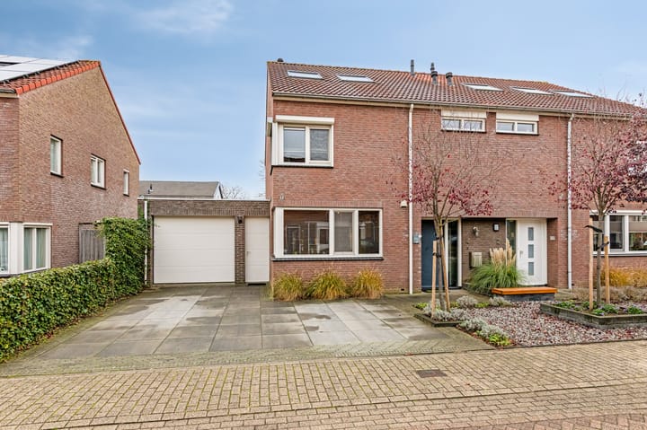 Photo 37 of Klaproosstraat 4