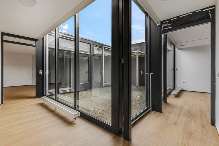 Photo 6 of Trompstraat 75