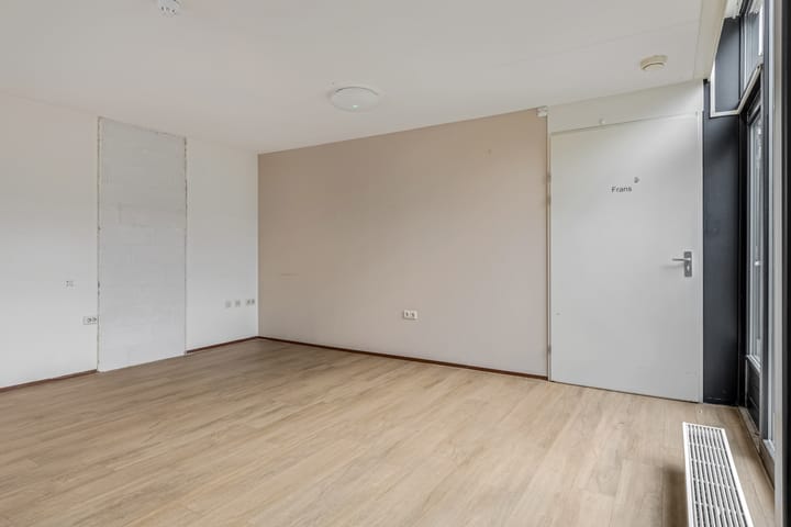 Photo 11 of Trompstraat 75