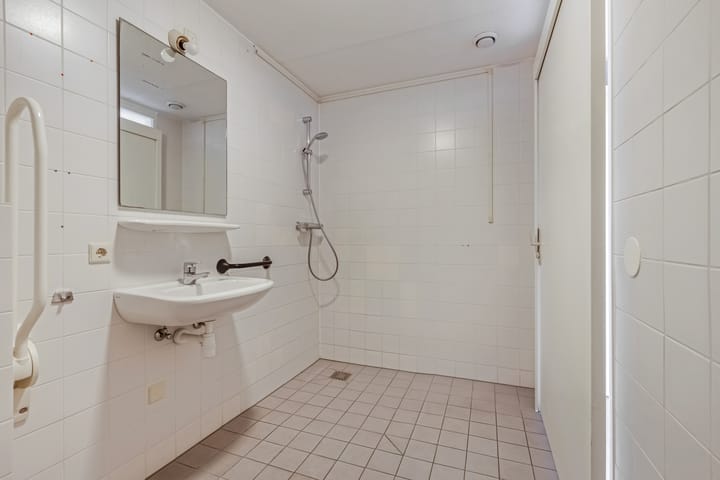 Photo 13 of Trompstraat 75