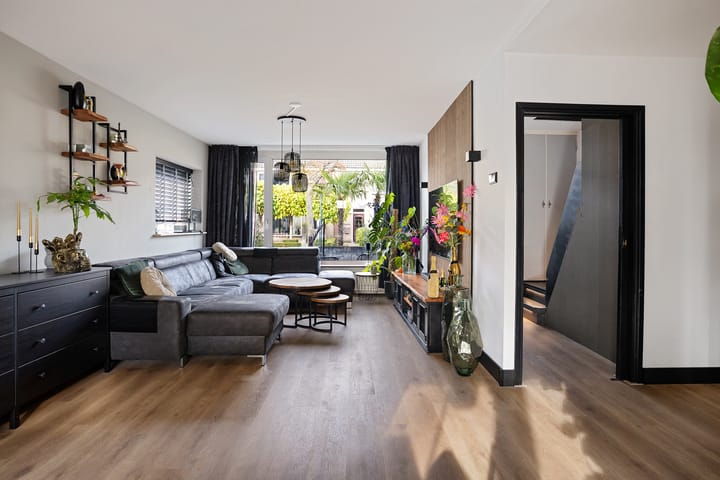 Photo 9 of Dibbitsstraat 19