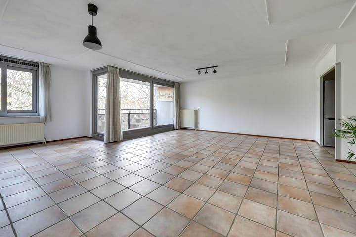 Foto 12 van van Berckelstraat 50