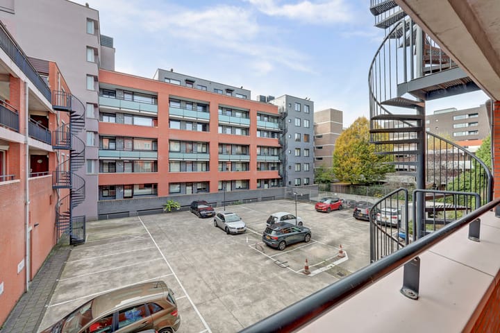 Foto 27 van van Berckelstraat 50