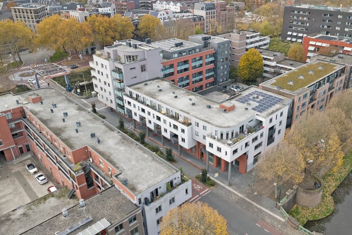 Foto 36 van van Berckelstraat 50