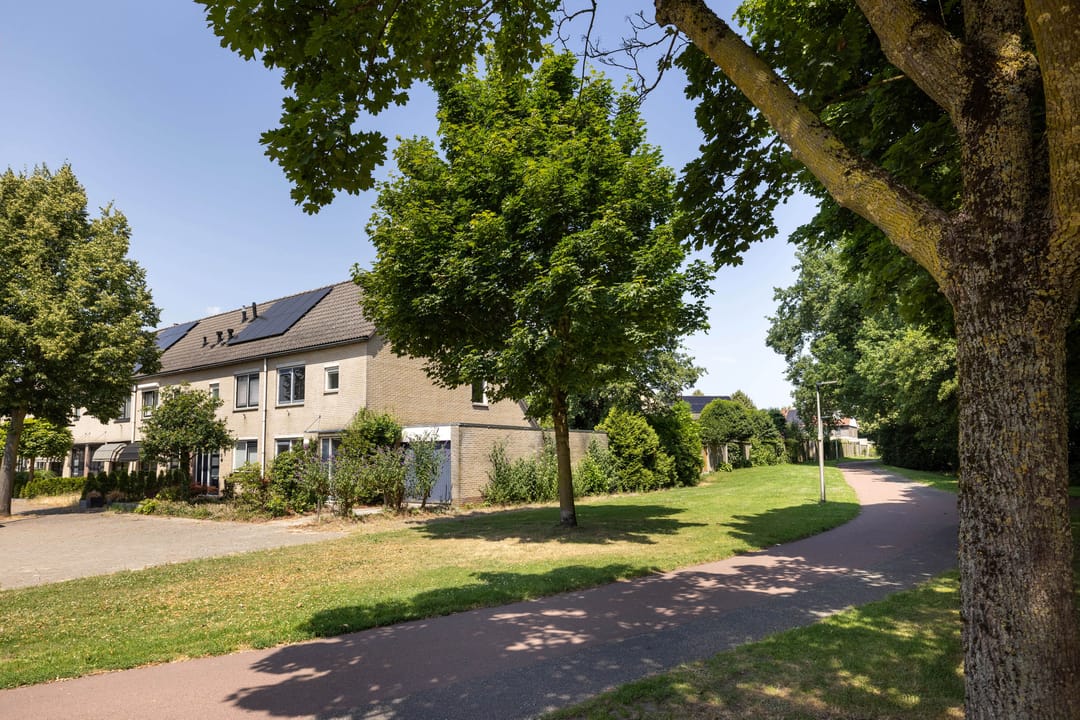 Photo 2 of Salamanderstraat 10