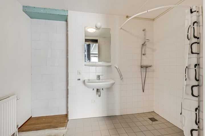 Photo 10 of Trompstraat 77