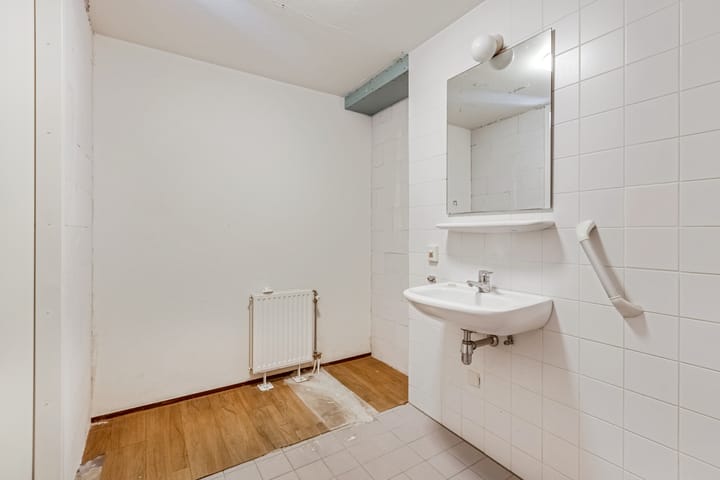 Photo 11 of Trompstraat 77