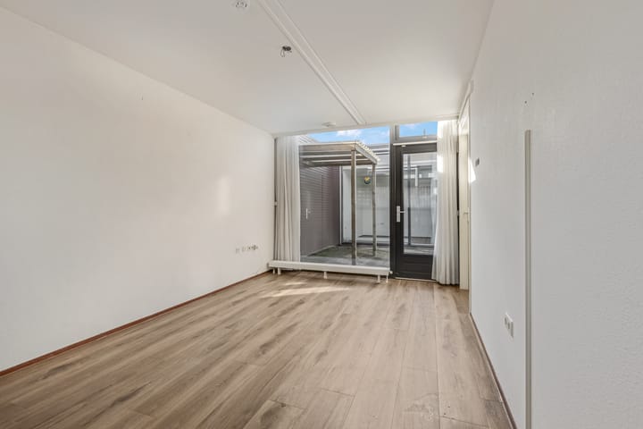 Photo 12 of Trompstraat 77