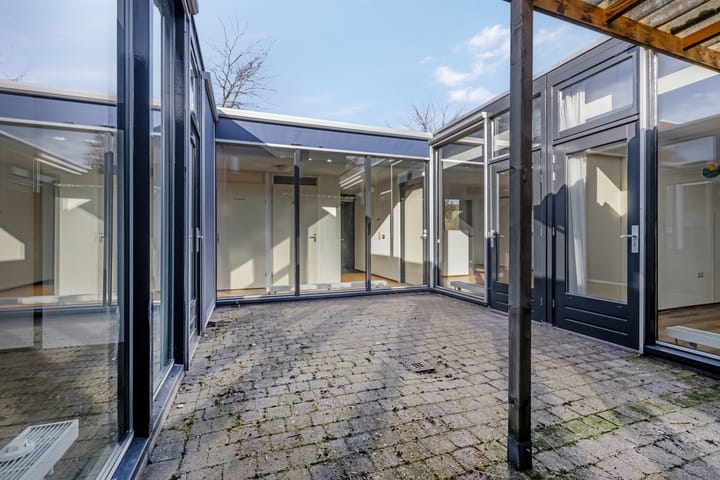 Photo 15 of Trompstraat 77