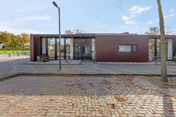 Photo 18 of Trompstraat 77