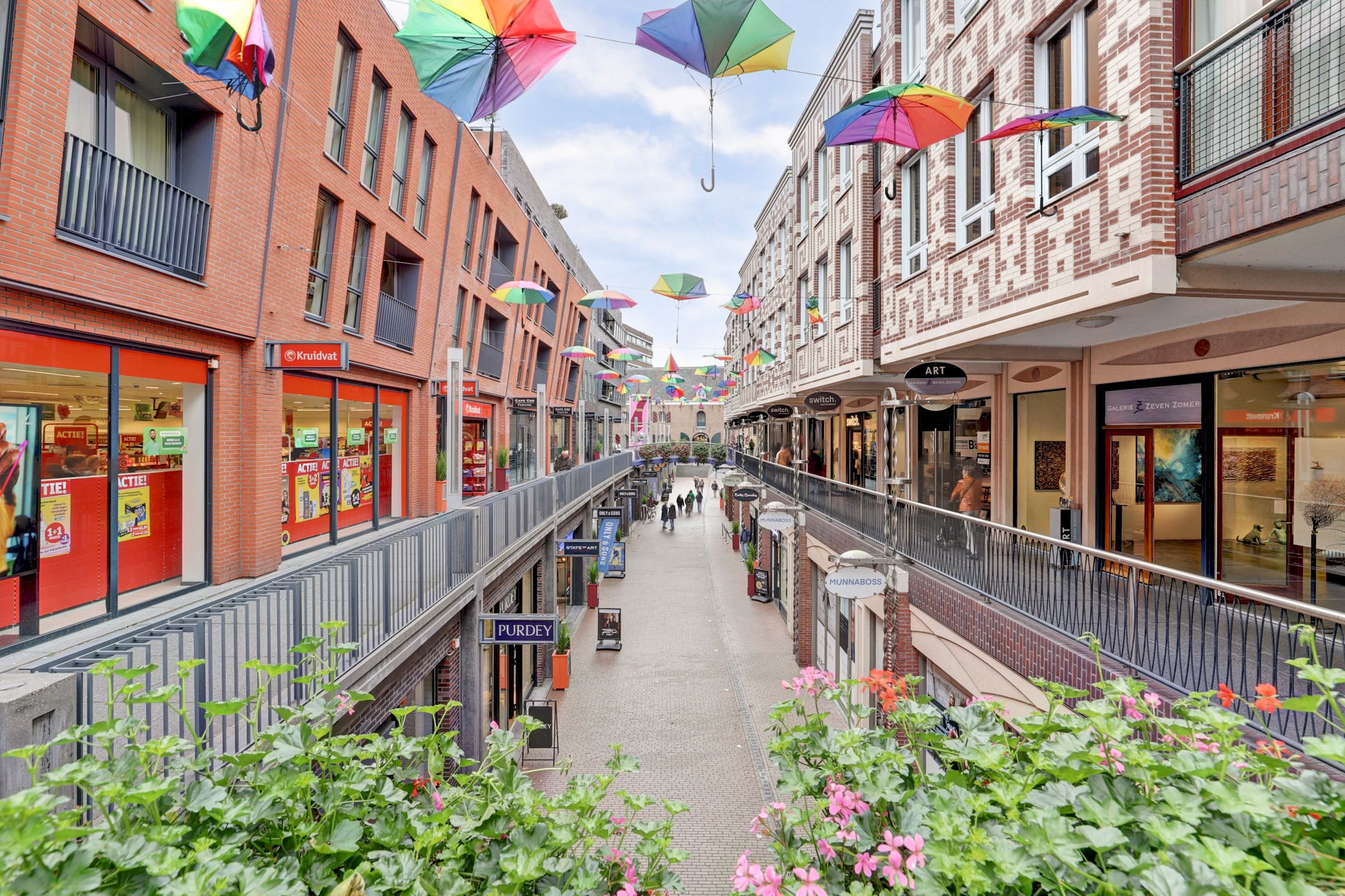 Photo 36 of Raadhuishof 14