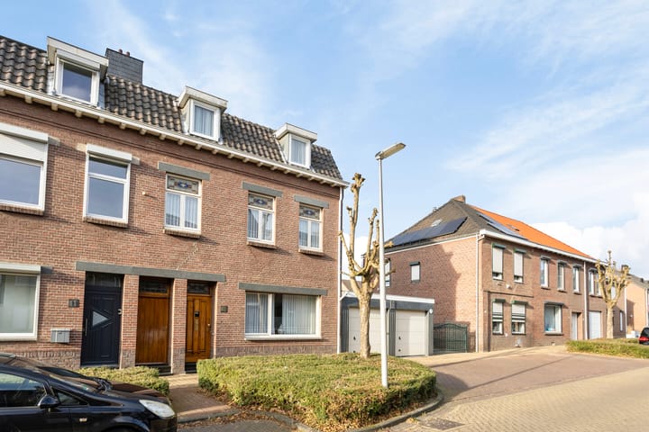 Photo 2 of Romeinenstraat 13