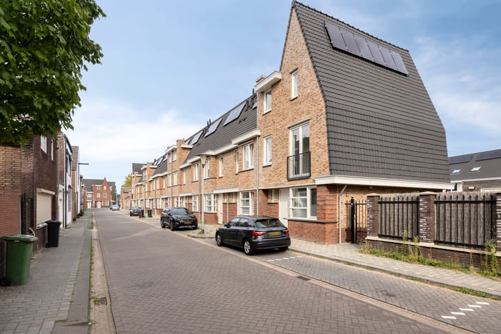 Photo 6 of Schoolstraat 2