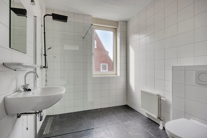 Photo 15 of Schoolstraat 2