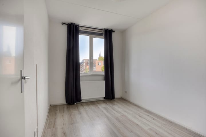 Photo 17 of Schoolstraat 2