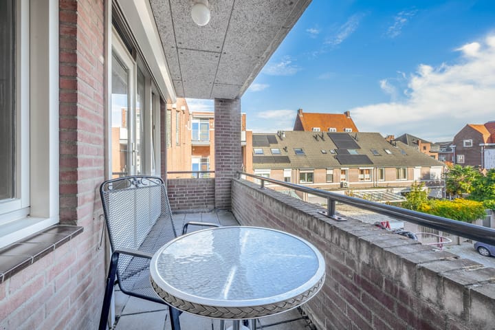 Photo 3 of Lohofstraat 8