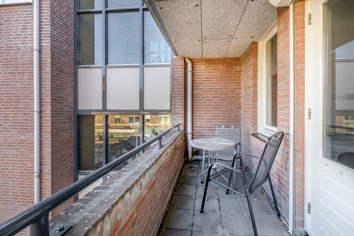 Photo 14 of Lohofstraat 8