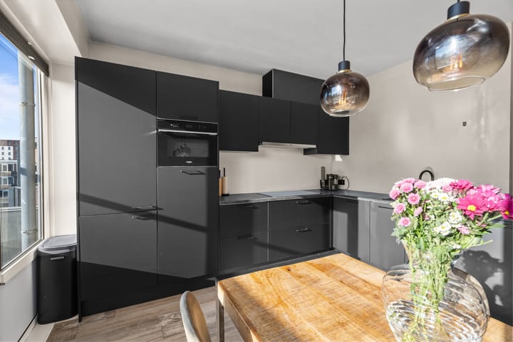 Photo 24 of Televisiebaan 96