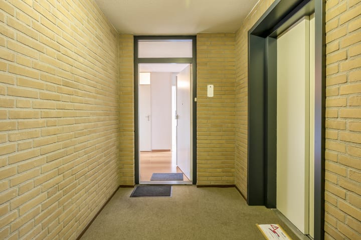 Photo 19 of Lohofstraat 8