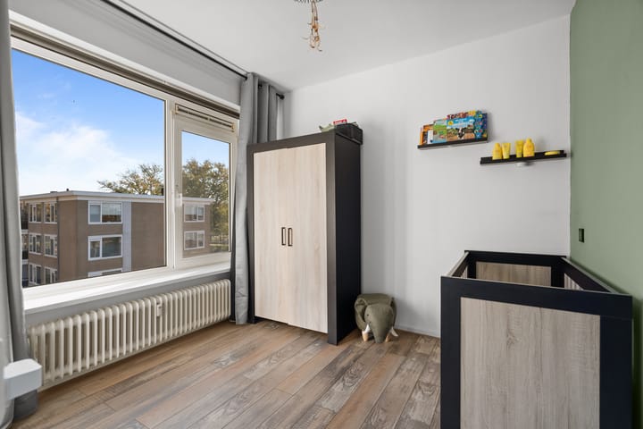 Photo 25 of Televisiebaan 96