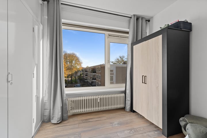 Photo 26 of Televisiebaan 96