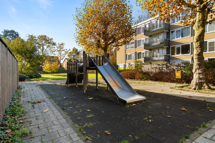 Photo 40 of Televisiebaan 96