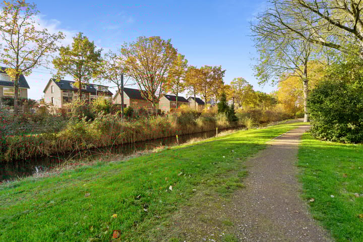 Photo 39 of Televisiebaan 96